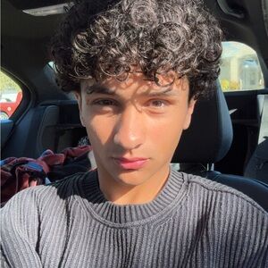 Meet your Posher, Kendry